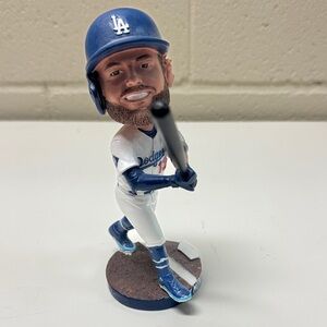 Max Muncy Dodgers Bobblehead with Bat